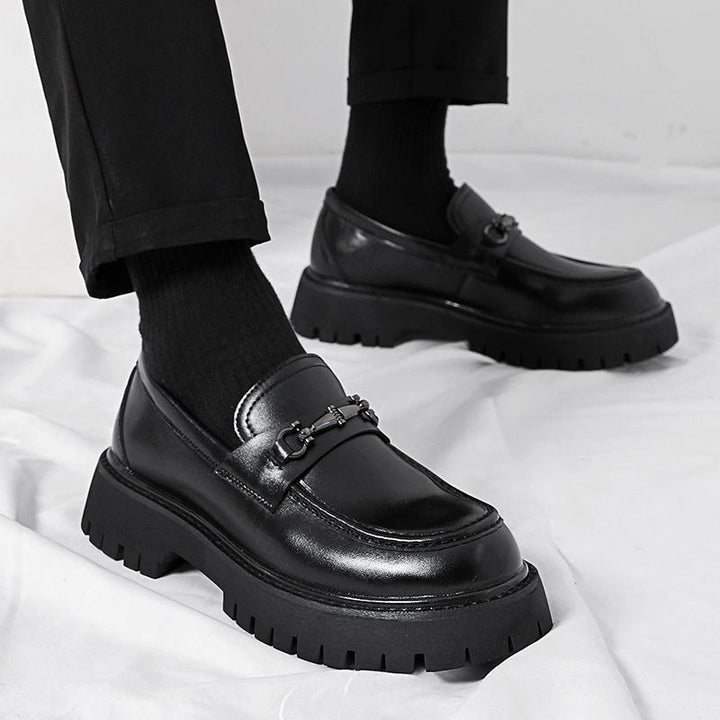 Herren Modische Loafers mit robustem Sohlenprofil und edler Schnallenverzierung